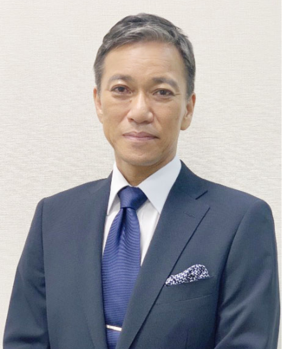 八代英輝氏
